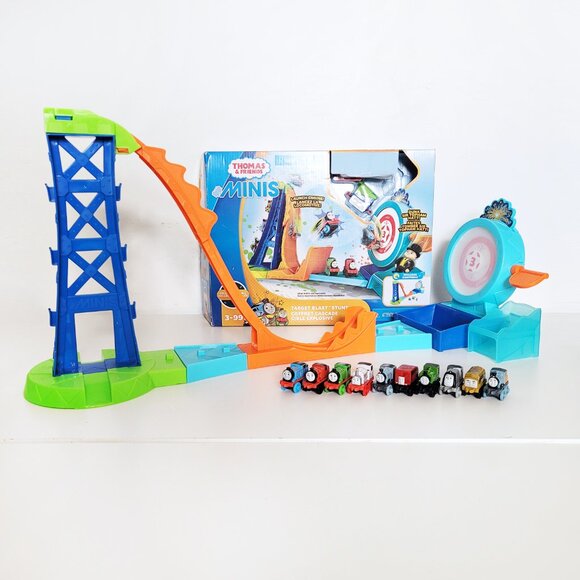 Thomas  & Friends Mini Target Blast Stunt Set with Extra Mini Trains - Picture 1 of 6